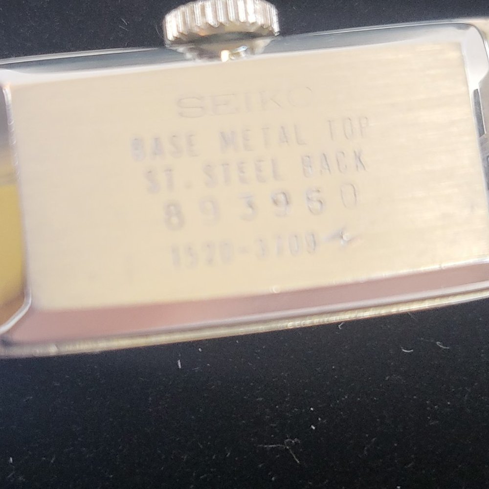 Seiko silver tone watch with long rectangular face sold AS IS - Picture 3 of 4